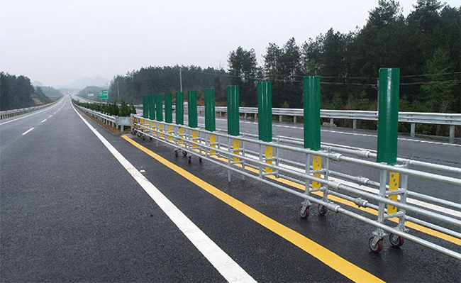 桂林公路中间护栏