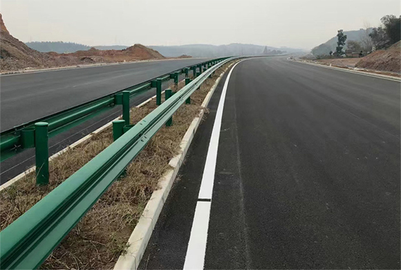 桂林公路波形护栏