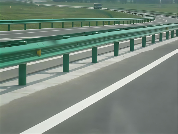 桂林高速护栏板守护安全广泛应用于多个行业