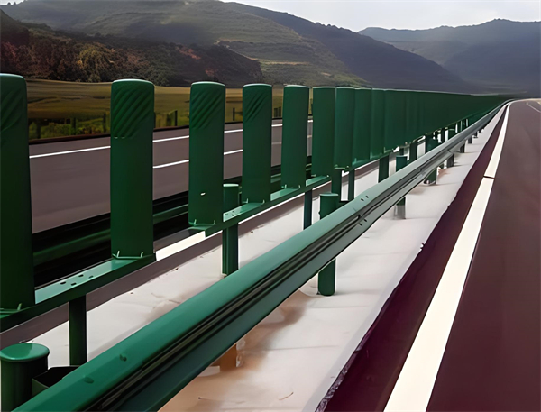 桂林三波护栏板在高速公路的应用